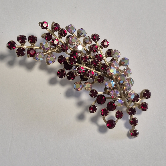 Elegant Red and AB Crystal with Gold-tone Accents Sparkly Leaf Brooch - Picture 1 of 5